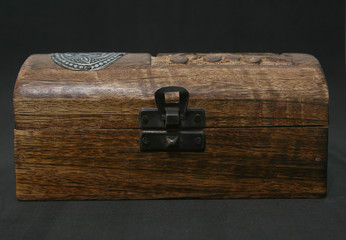 STUD BOX