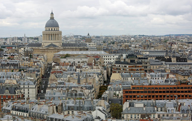 Fototapeta na wymiar Urban Panorama of Paris with Pantheon and more buildings