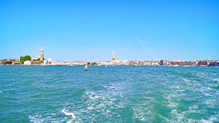 Vista de Venecia desde el mar, Italia, Europa