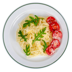 Spaghetti with cheese, tomatoes and arugula