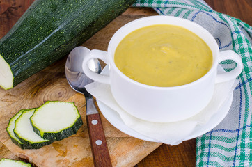 Vegetable soup zucchini cream