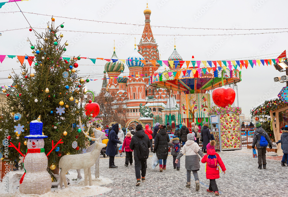 Wall mural Moscow, Russia, New Year. Christmas. Christmas decoration of red square. St. Basil's Cathedral. 