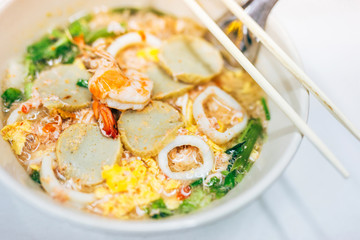 Sukiyaki seafood to boil hot water