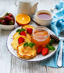 Delicious pancakes with strawberry