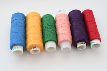 Set of sewing threads