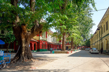 ミャンマー　学校