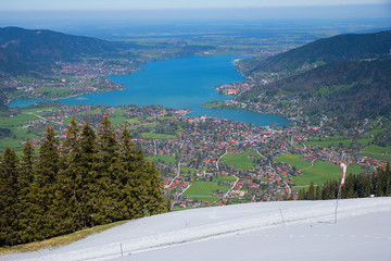 Aussicht vom Wallberg auf den Tegernsee und die Kurorte
