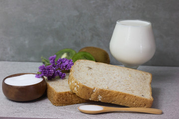 Bread with fresh milk 
