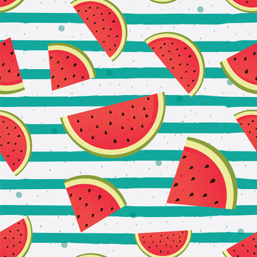 Seamless vector pattern with watermelons. Watermelon slices on striped background. Watermelon seamless pattern striped - vector illustration