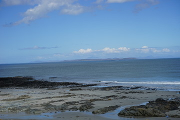 Waves coming in to the Beach 2