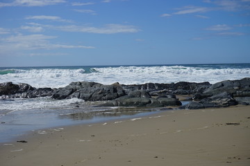 Fototapeta na wymiar Waves coming in to the Beach 10