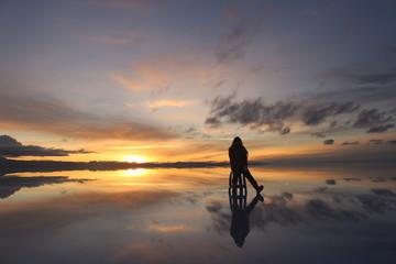 ウユニ塩湖の日の出