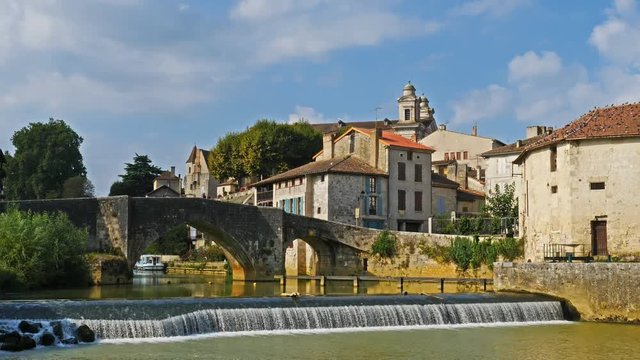 Nerac, Lot et Garonne, south western France. The river Blaise crossing the town