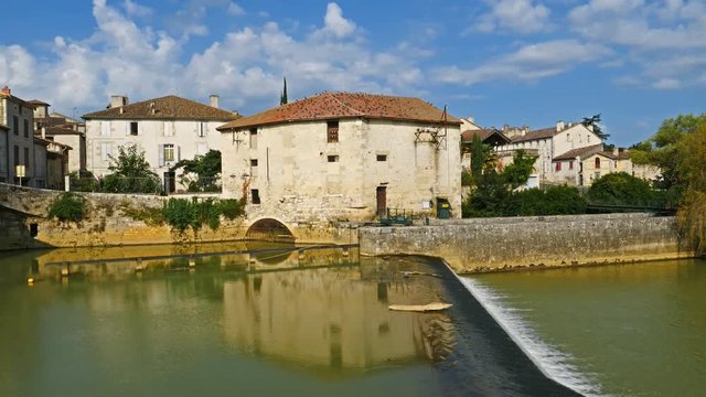 Nerac, Lot et Garonne, south western France. The river Blaise crossing the town