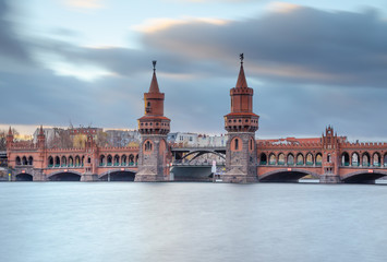 Obraz na płótnie Canvas Oberbaumbrücke