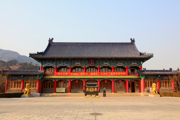Obraz premium China ancient temple gate