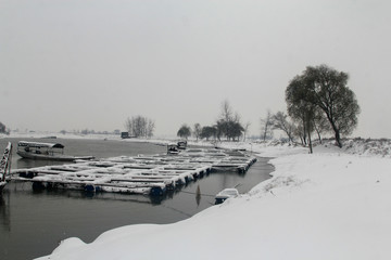 China's inland rivers and lakes in winter