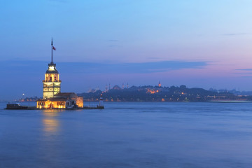 Fototapeta premium Maiden Tower in Istanbul, Turkey
