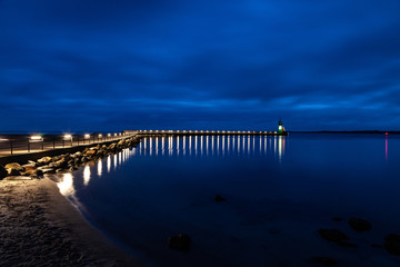 Nordermole in Travemünde bei Nacht