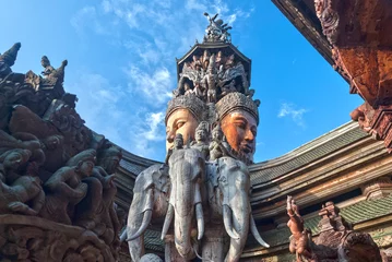 Fotobehang The temple of Truth in Pattaya © oleg_ru