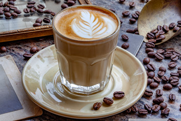 Kaffee Latte Art - 241312897