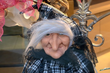 BEFANA STREGA PER LE FESTE NATALIZIE, EPIPHANY WITCH FOR CHRISTMAS HOLIDAYS