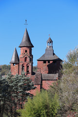 Nouvelle-Aquitaine - Limousin - Corr&egrave;ze - Collonges-la-Rouge - Les clochers de l'Eglise Saint-Pierre