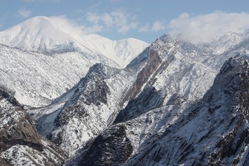Fototapeta na wymiar montagnes iraniennes