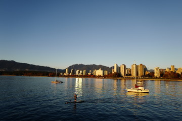 Fototapeta premium Paddle boarding in False Creek Vancouver