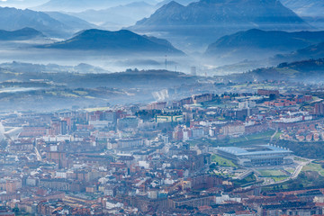 Oviedo, vista aérea de la ciudad desde el Monte Naranco, Asturias, España.