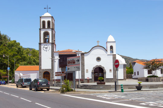 Iglesia De San Fernando Rey