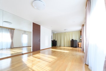 フローリングの洋室　イベントスペース