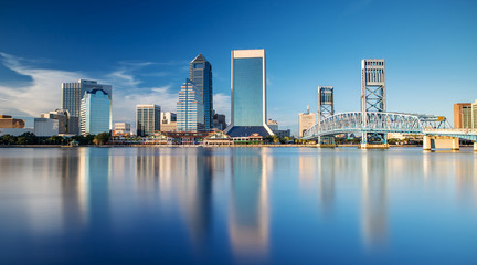 Fototapeta na wymiar Skyline of Jacksonville, FL and Main Street Bridge