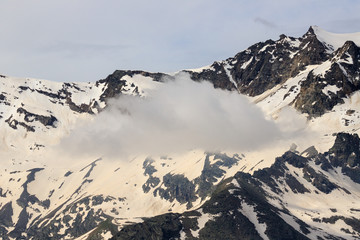 Fototapeta na wymiar paesaggio alpino al colle del Nivolet, nel parco nazionale del Gran Paradiso