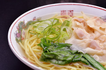 ワンタンメン