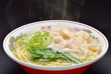 ワンタンメン