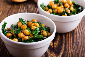 Spinach with chickpeas salad bowl