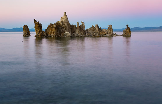 USA, California, Lee Vining, South Tufa Area, Mono Lake, rock formations in the evening
