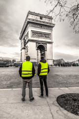 Gilets Jaunes devant l'Arc de Triomphe