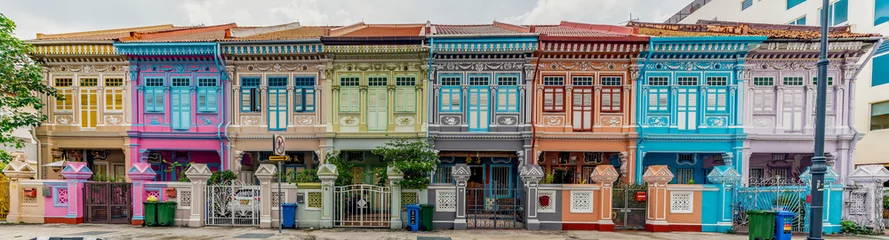 Foto op Aluminium Breed panoramabeeld van het kleurrijke Peranakan-huis in Katong, Singapore © hit1912