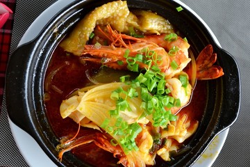 Soup with shrimps and vegetables