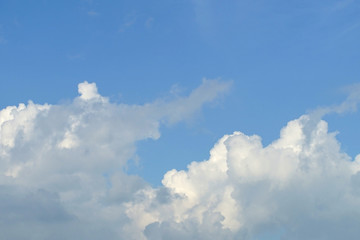 Fototapeta premium Blue skies and white clouds background. 