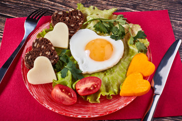 Egg, cheese and vegetables