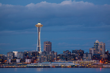 seattle skyline at night