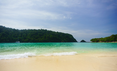 Fototapeta na wymiar Beautiful beach in Thailand.