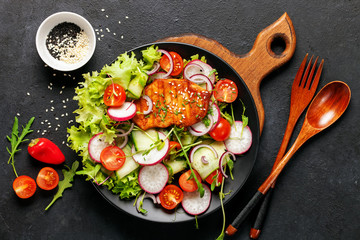 Chicken and fresh vegetable salad