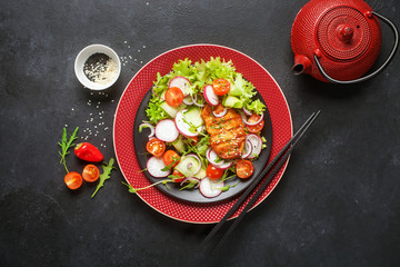 Chicken and fresh vegetable salad