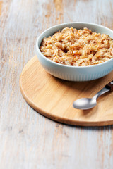 Oatmeal porridge with honey