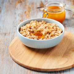 Oatmeal porridge with honey