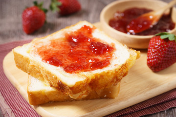 strawberry jam on bread
